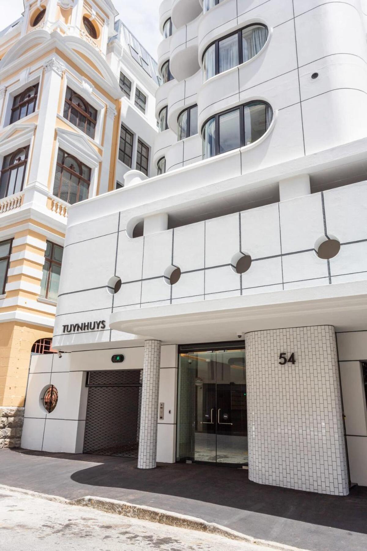 Mid Century Modern Central Upper City Кейптаун Екстериор снимка